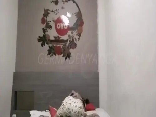 Bokep Indo Ajak Pacar Ngewe Di Oyo