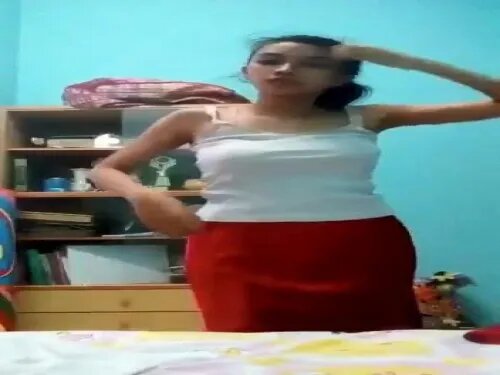 Bokep Mahasiswi Tasya Nurinie Ganti Baju Merah